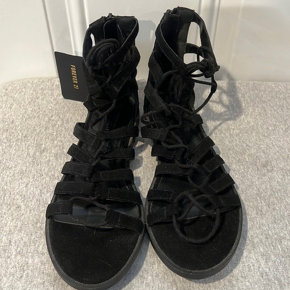 NEW Forever 21 Black Lace Up Sandals Size 7. - Picture 1 of 7